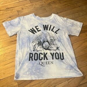 Queen T shirt xs